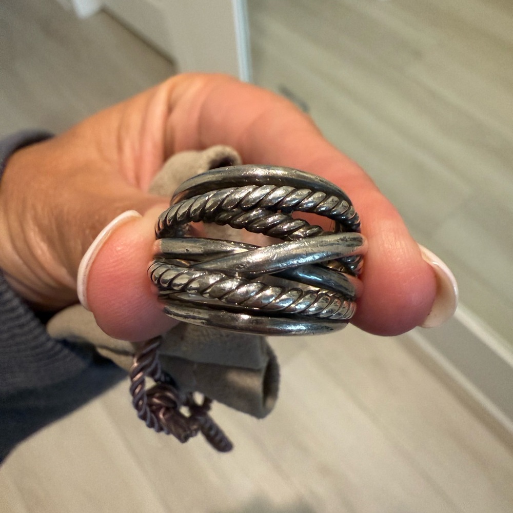 Authentic David Yurman Crossover Ring- Silver- Size 7 - Picture 2 of 5